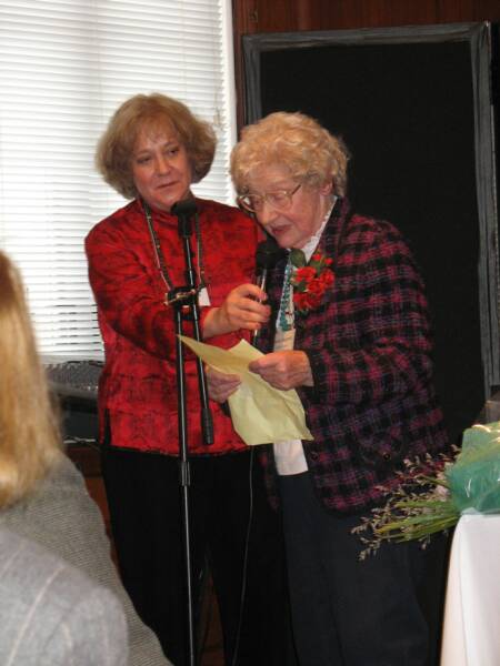 Ariene Beigneux Accepts CSOPA's 2006 Lifetime Achievement Award